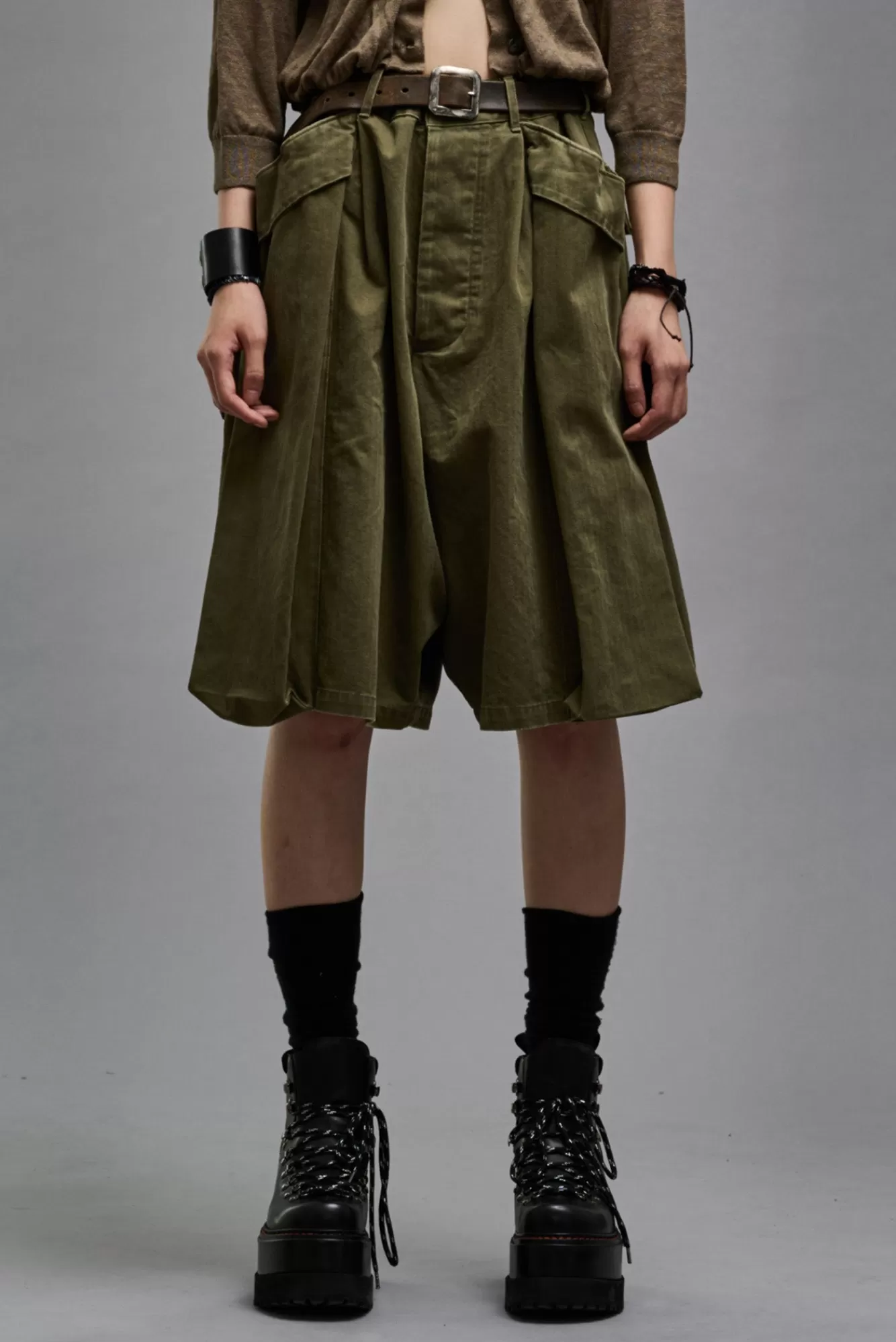 Pants & Shorts<R13 JESSE MULTIPOCKET SHORT - OLIVE HERRINGBONE