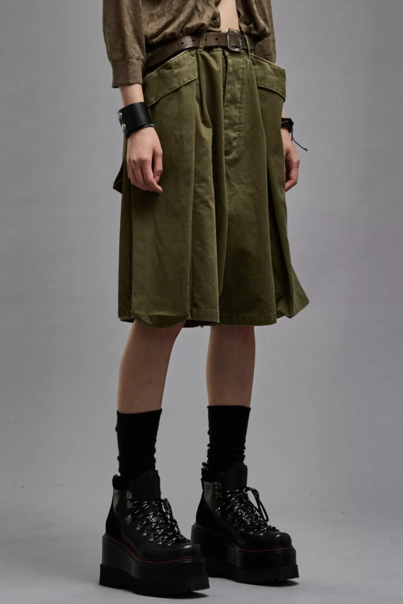 Pants & Shorts<R13 JESSE MULTIPOCKET SHORT - OLIVE HERRINGBONE