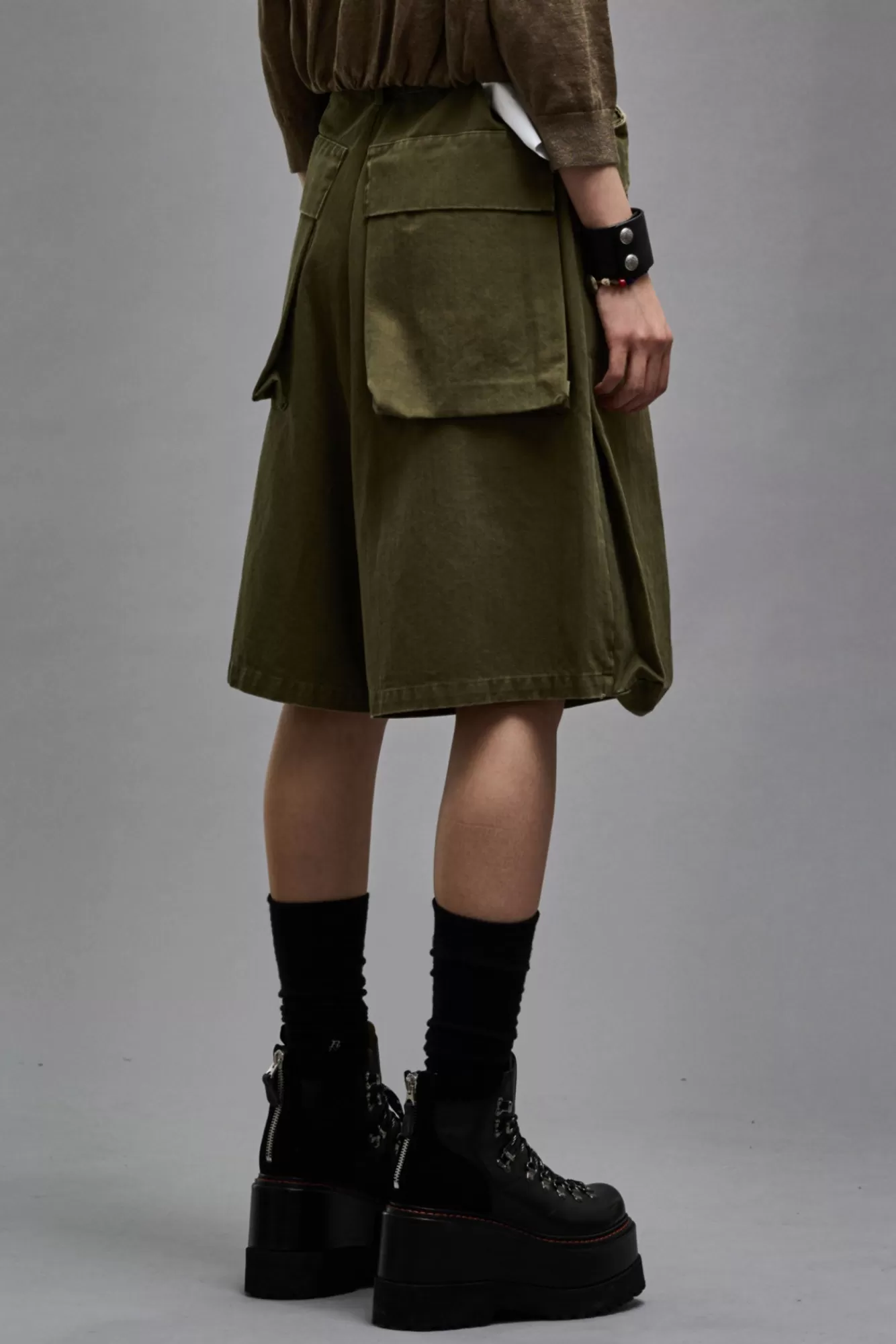 Pants & Shorts<R13 JESSE MULTIPOCKET SHORT - OLIVE HERRINGBONE