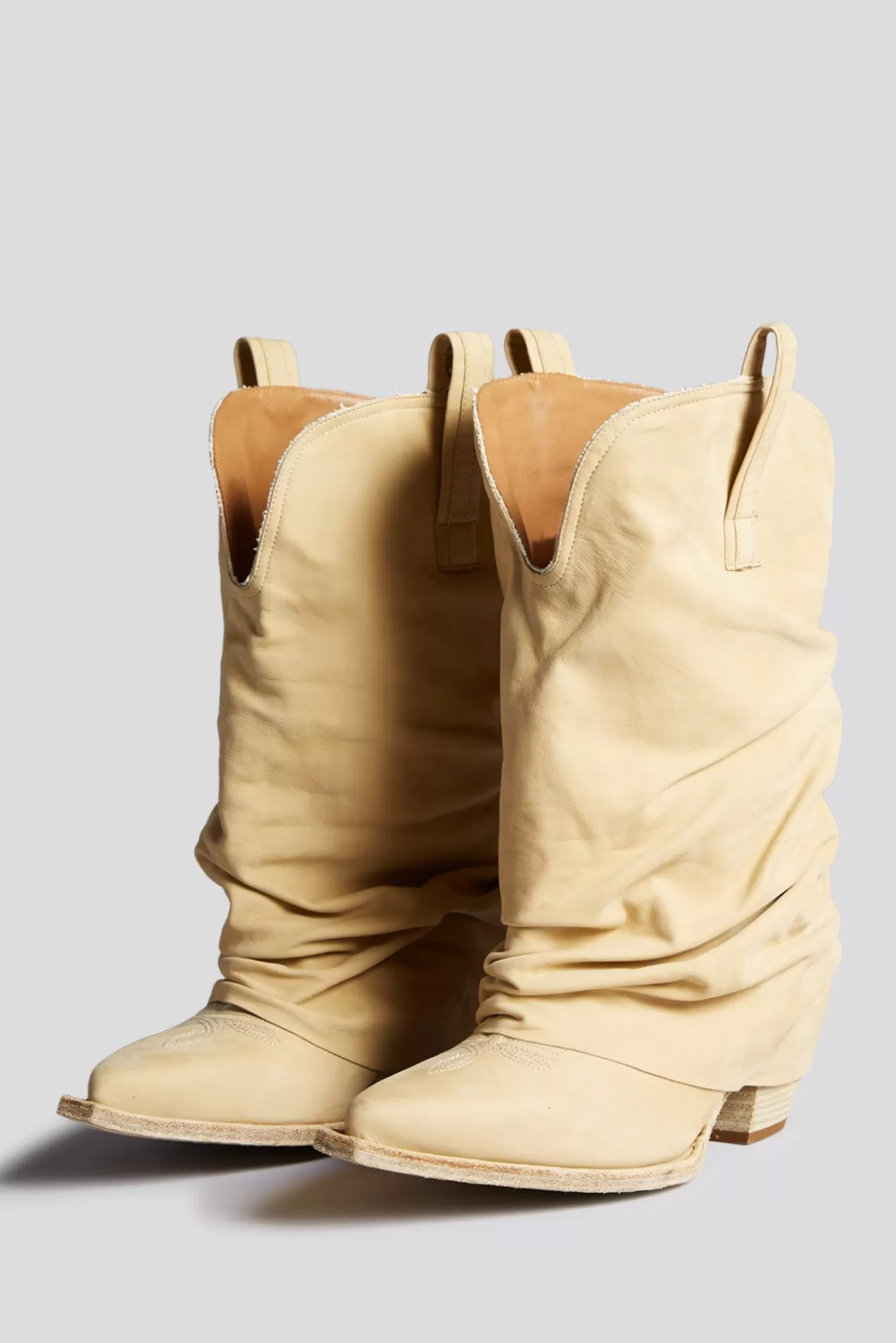 Boots | Cowboys<R13 LOW RIDER COWBOY BOOT - WHEAT