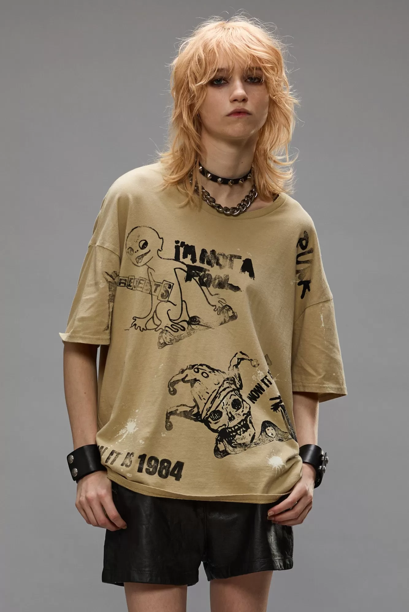 T-Shirts<R13 RELAXED STAMP T - SPLATTERED KHAKI