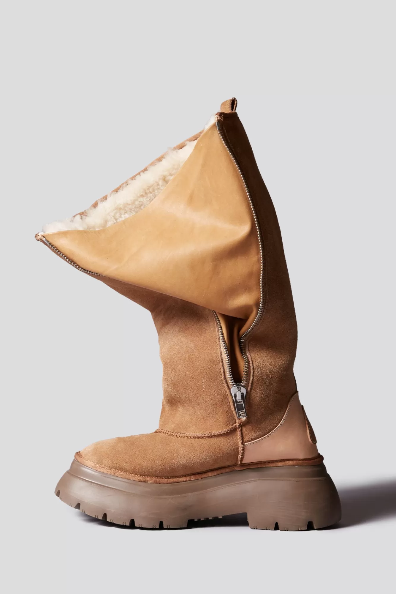 Boots<R13 TALL CHUNKY SHEARLING BOOT - LIGHT BROWN